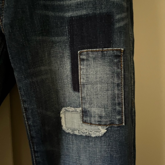 Cabi Slim Boyfriend Sz 4 waist 30 preowned jeans with patches and tapered leg - Picture 2 of 8